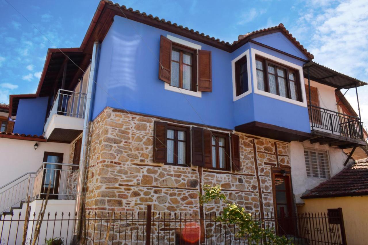 Renovated Old Manor House With Yard Villa Arnaía Eksteriør bilde