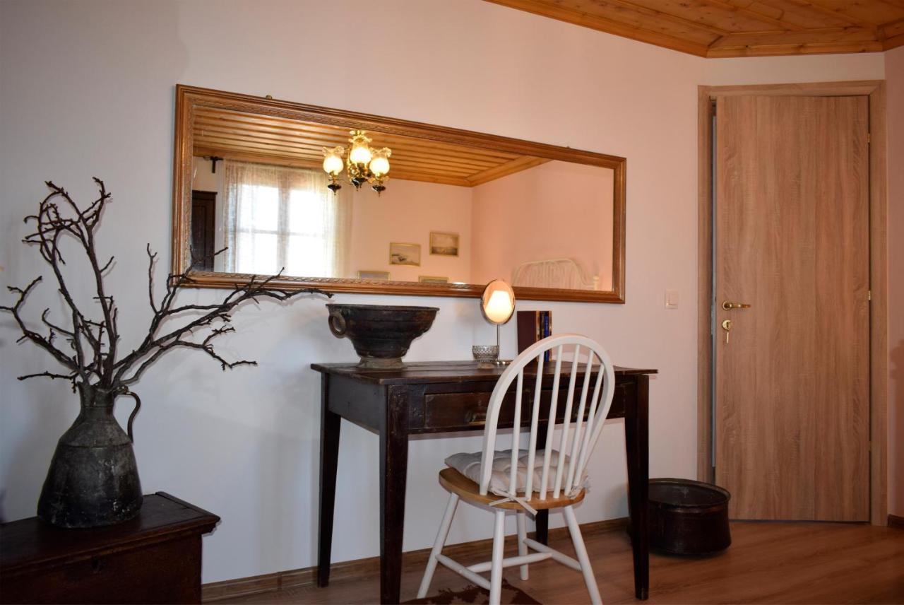 Renovated Old Manor House With Yard Villa Arnaía Eksteriør bilde