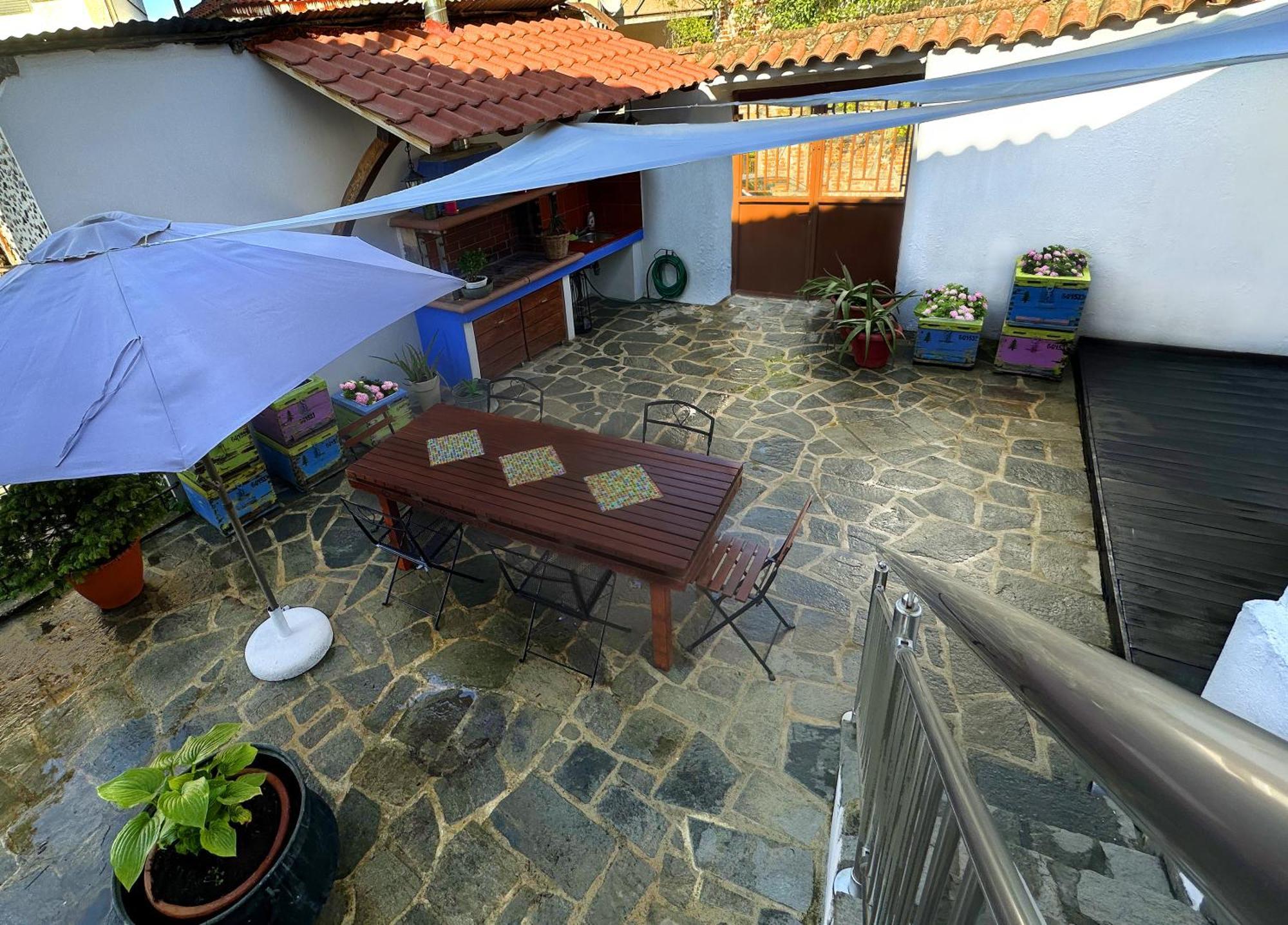 Renovated Old Manor House With Yard Villa Arnaía Eksteriør bilde