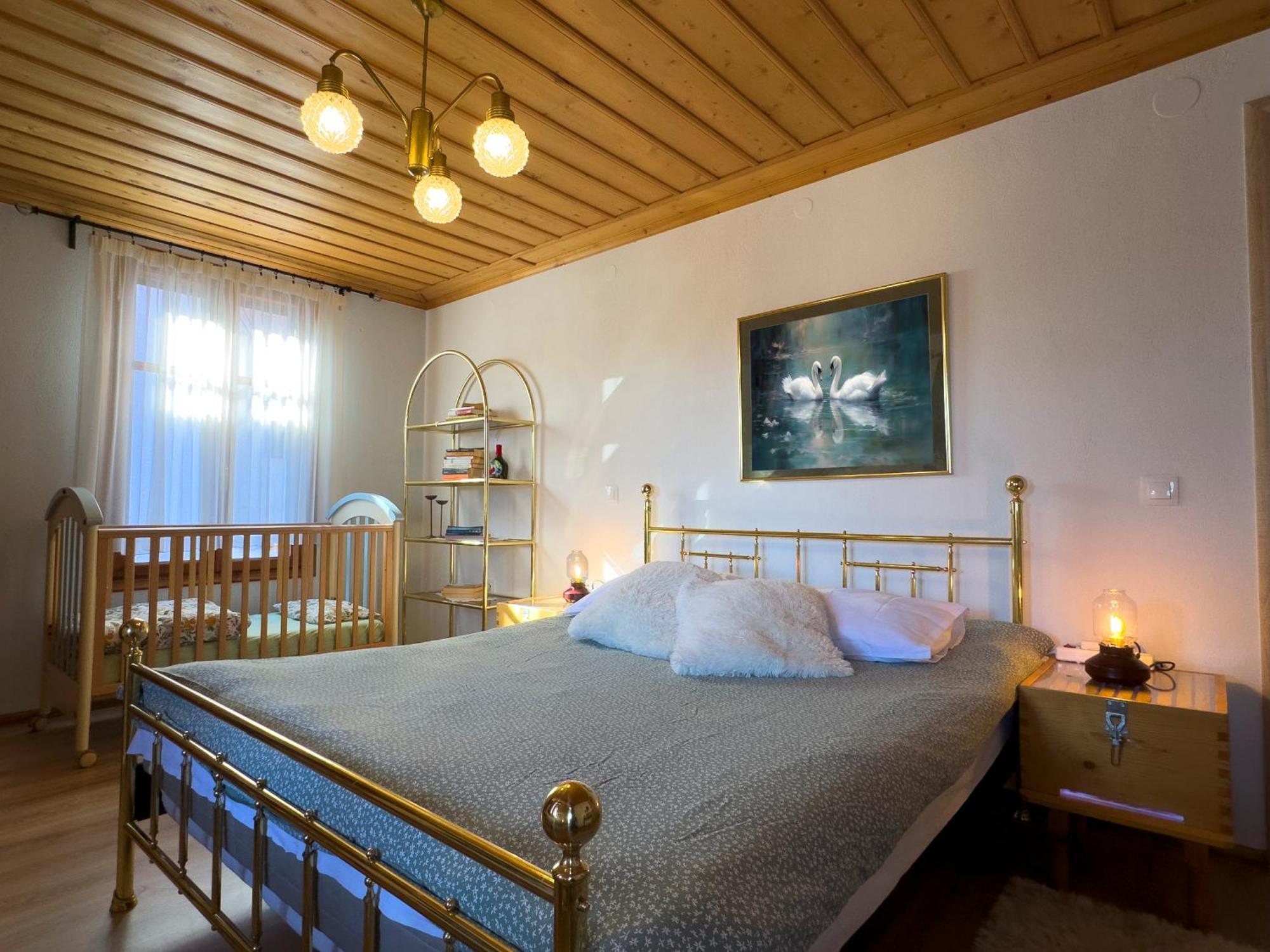 Renovated Old Manor House With Yard Villa Arnaía Eksteriør bilde